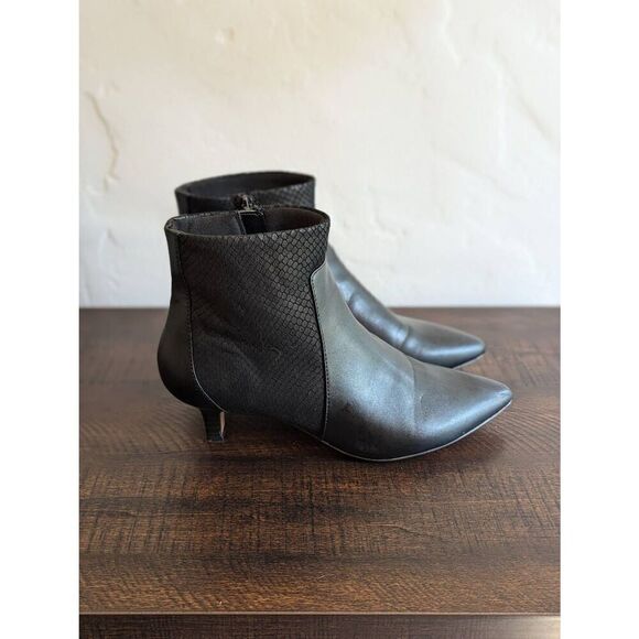Clarks Collection Women's Shondorah Black Booties Boots - Size 9 - Picture 1 of 9